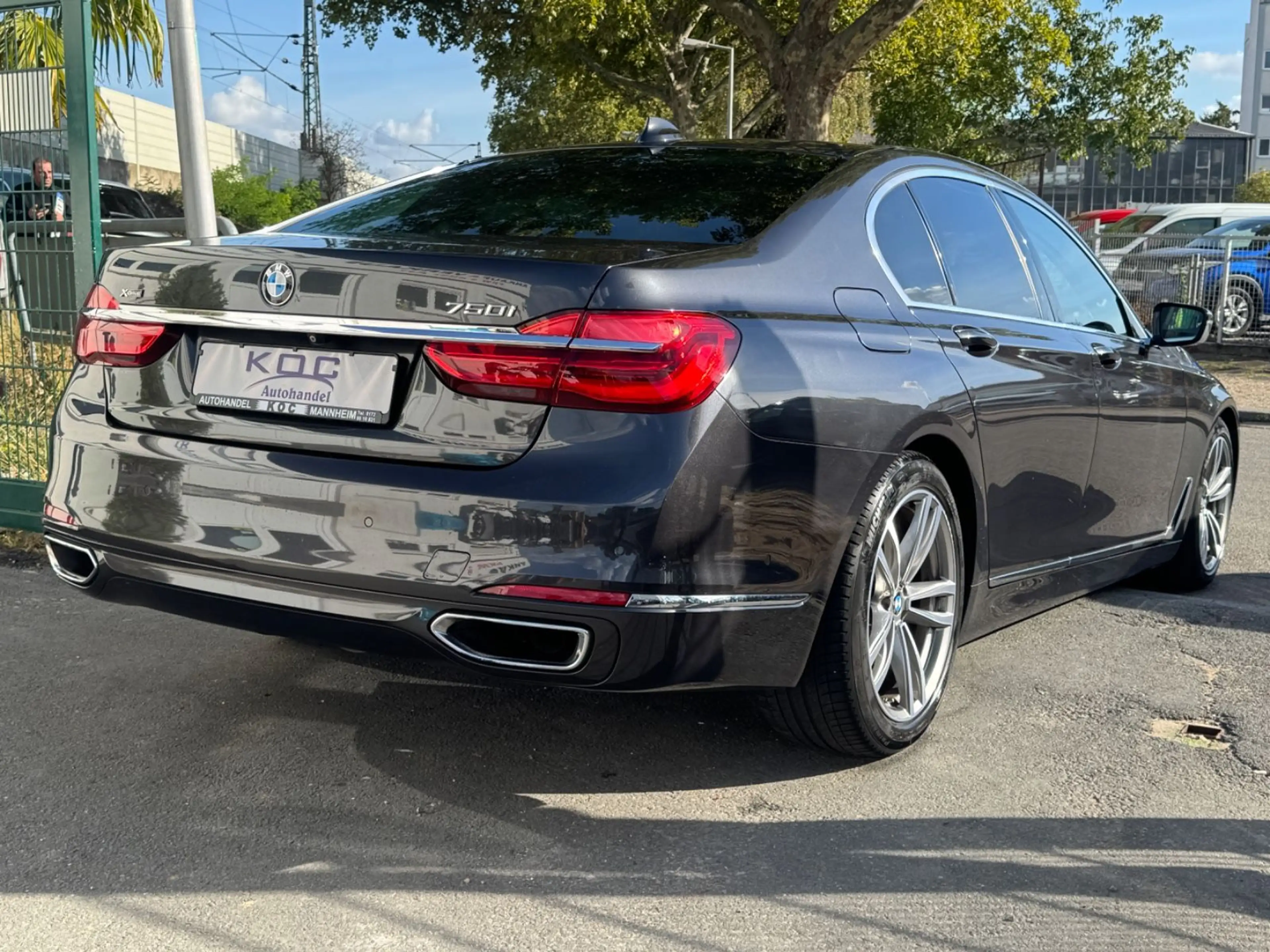 BMW 750 i xDrive SPORT / MASSAGE / KAMERA / LEDER — photo 7