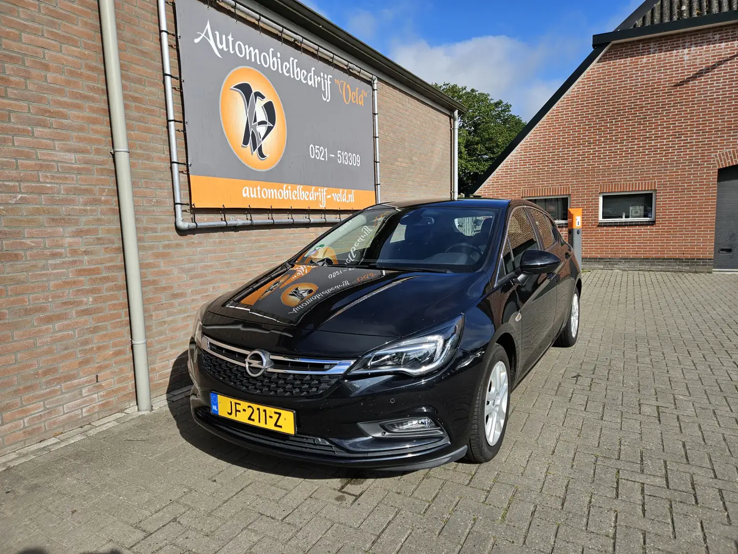 Opel Astra 1.0 Edition Zwart - 1