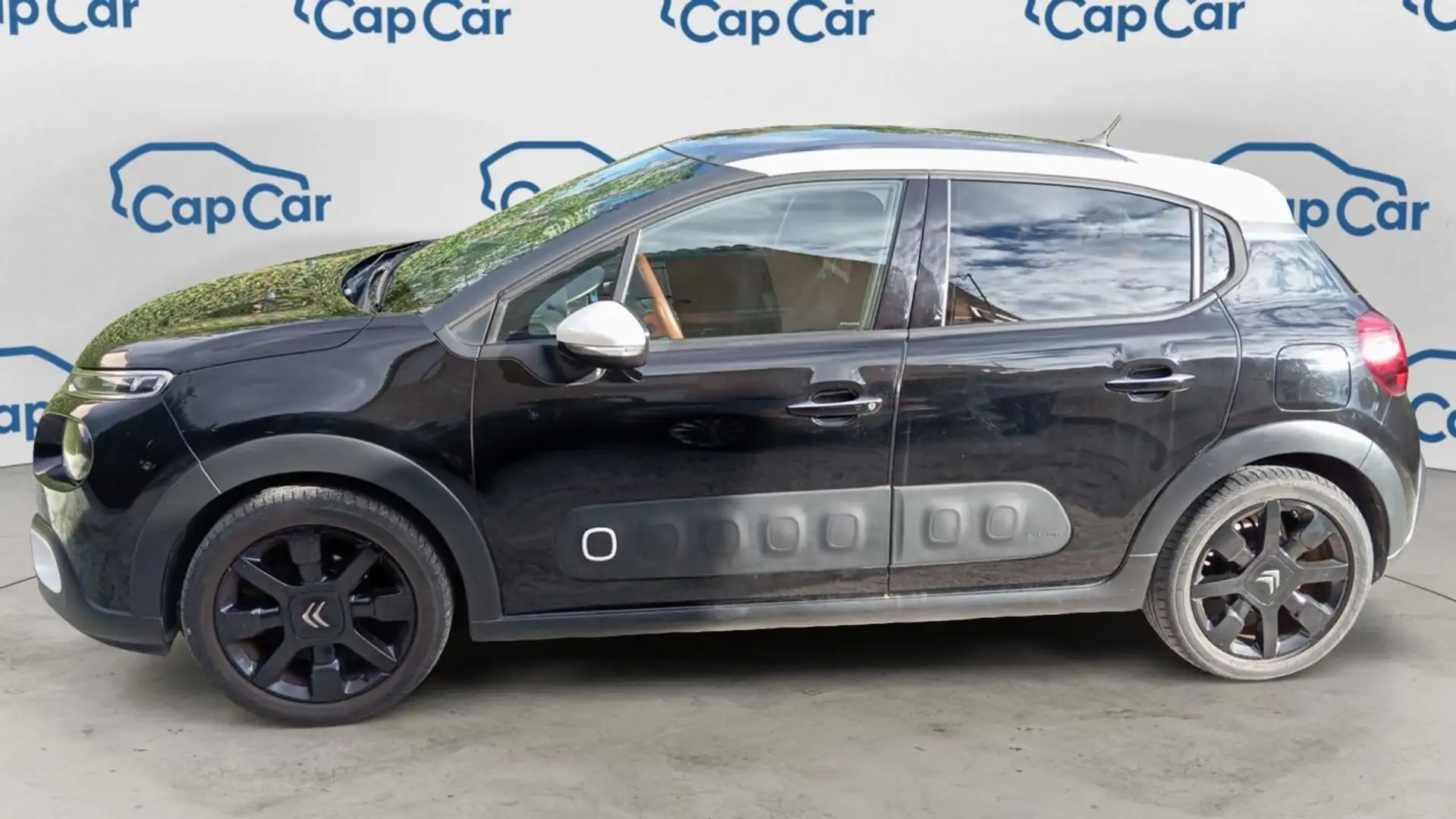 Citroen C3 III 1.2 PureTech 110 EAT6 Shine - Automatique Noir - 2