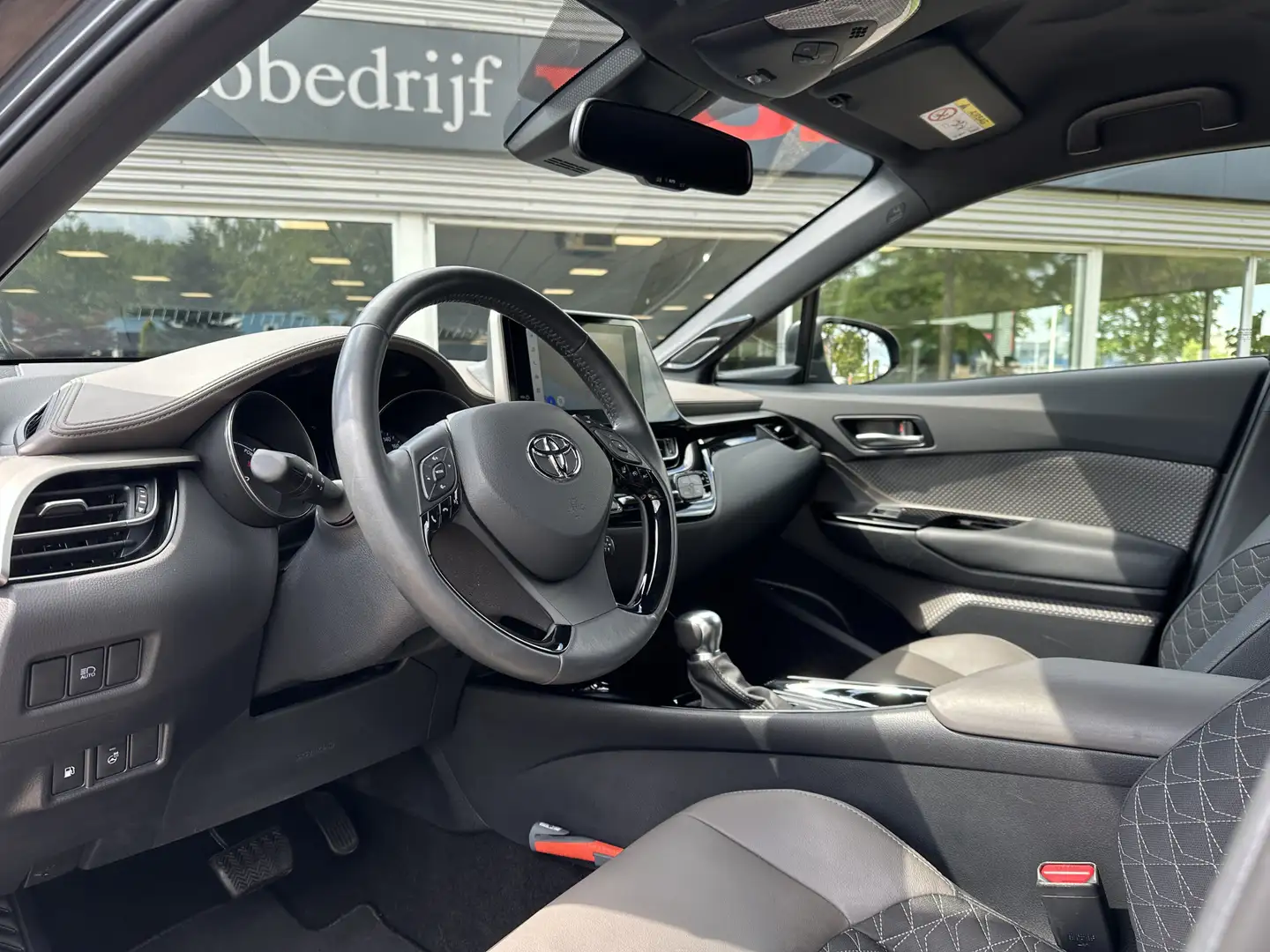 Toyota C-HR 1.8 Hybrid Executive | JBL | ACC | Stoelverwarming Grijs - 2