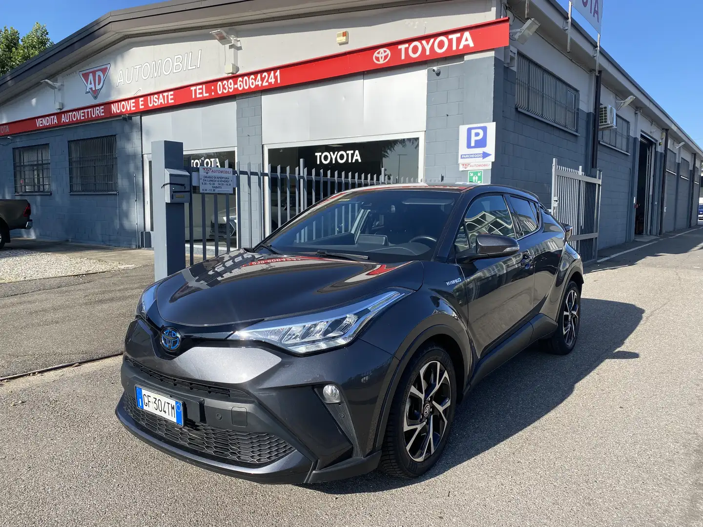 Toyota C-HR 1.8h Trend e-cvt - 1