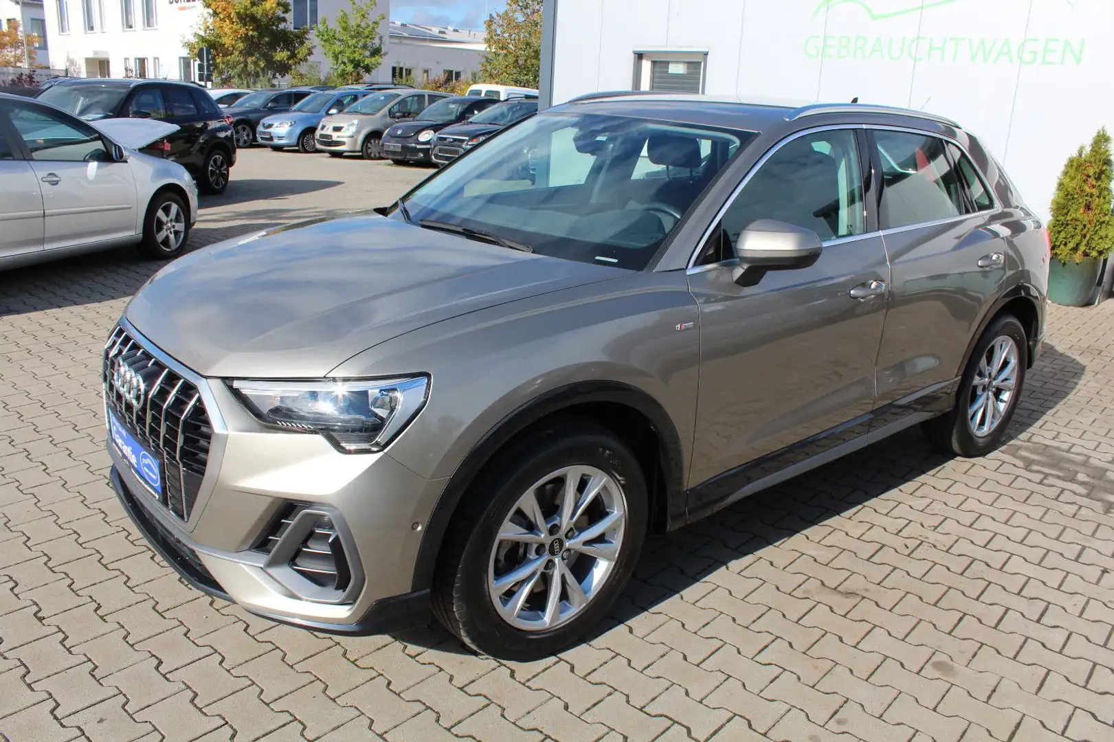 Audi Q3 45 TFSI quattro S line 1.HD Beige - 2