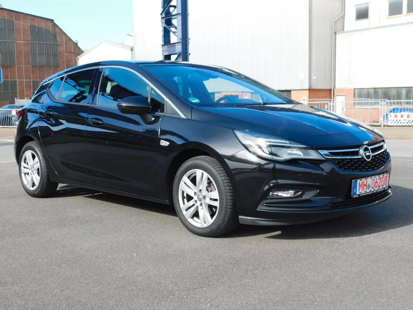 Opel Astra K Lim. 5-trg. Dynamic Start/Stop Schwarz - 1