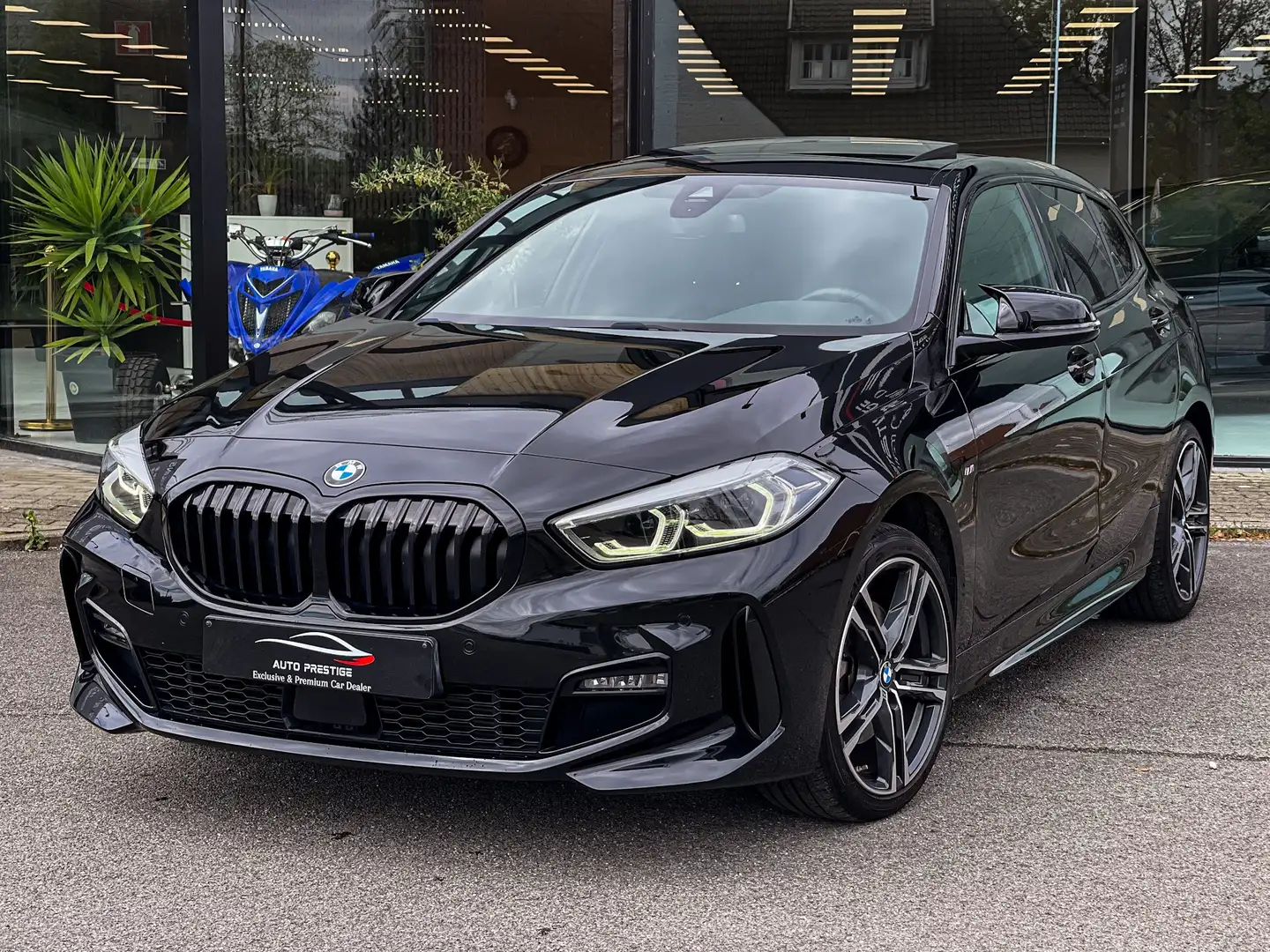BMW 118 iA M-Sport Black Edition PANO LEZ OK FULL OPTIONS* Black - 1