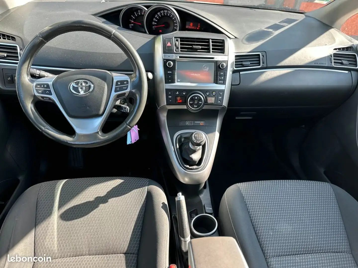 Toyota Verso 1.6 d4-d toit panoramique Blanc - 2