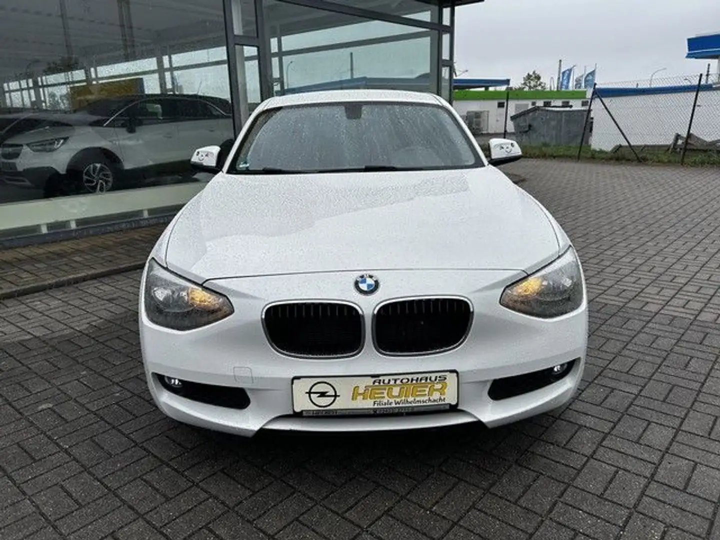 BMW 116 i / Verkauf im Kundenauftrag Blanc - 2