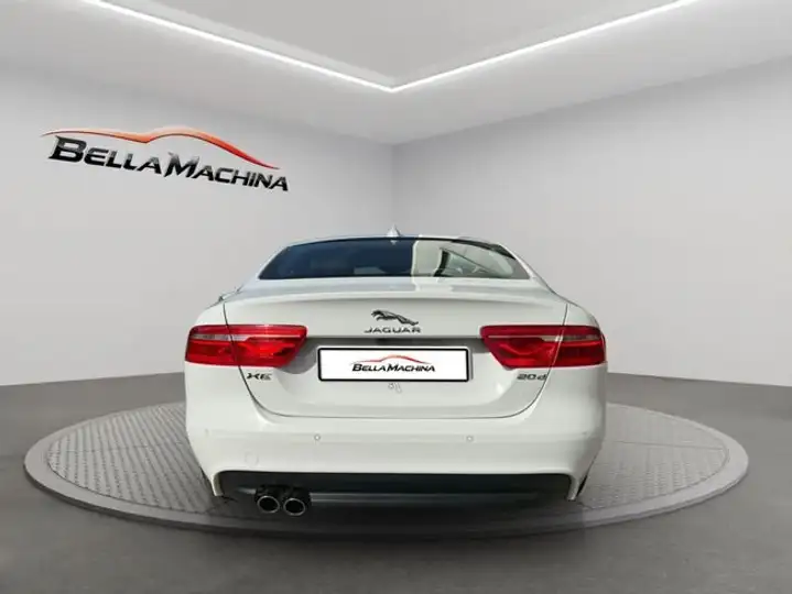 Jaguar XE 2019, foto 4