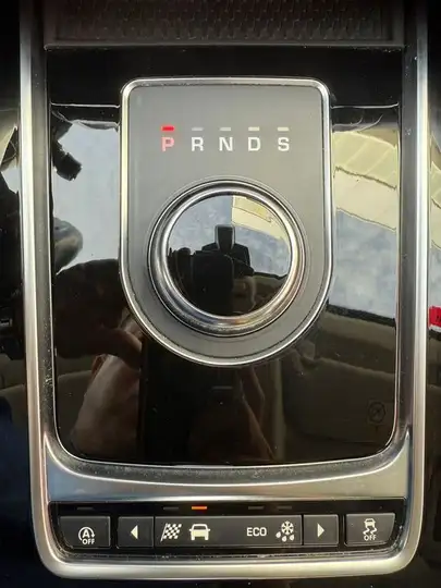 Jaguar XE 2019, foto 8