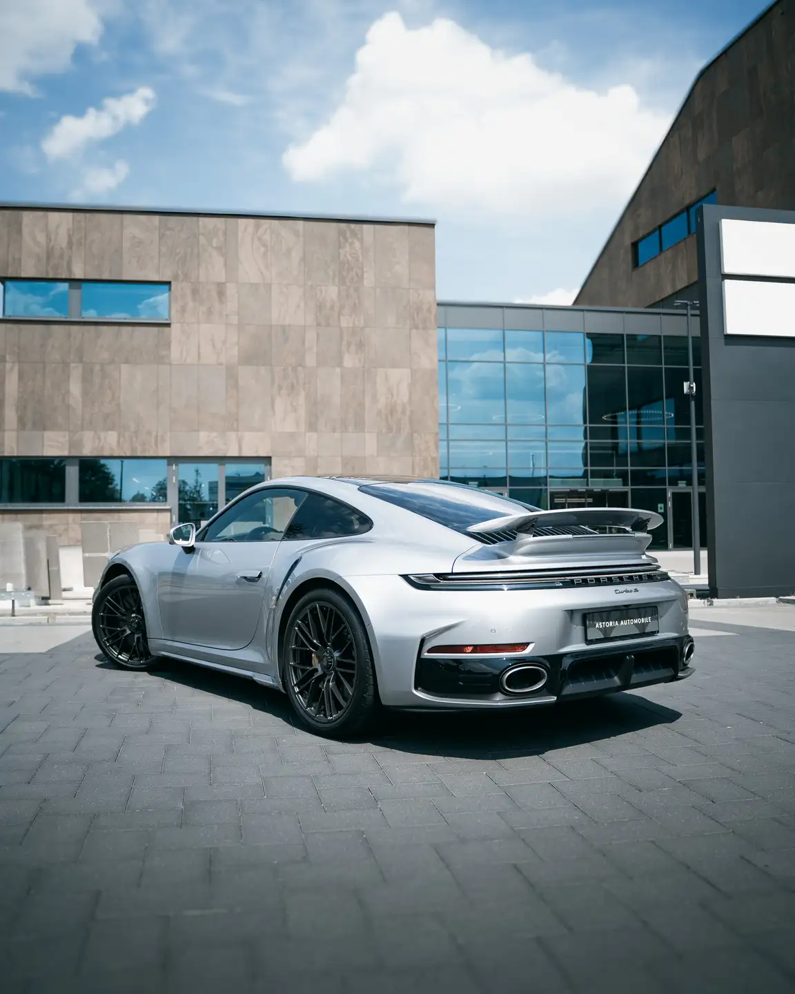 포르쉐 911 Turbo S Coupe 2026 화이트 사진 2