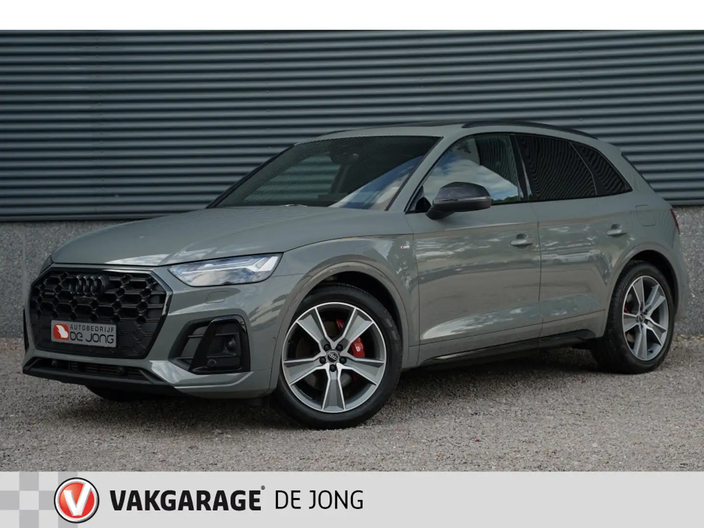 Audi Q5 55 TFSIe Q Competition 367PK | Pano | Luchtv | B&O Grijs - 1