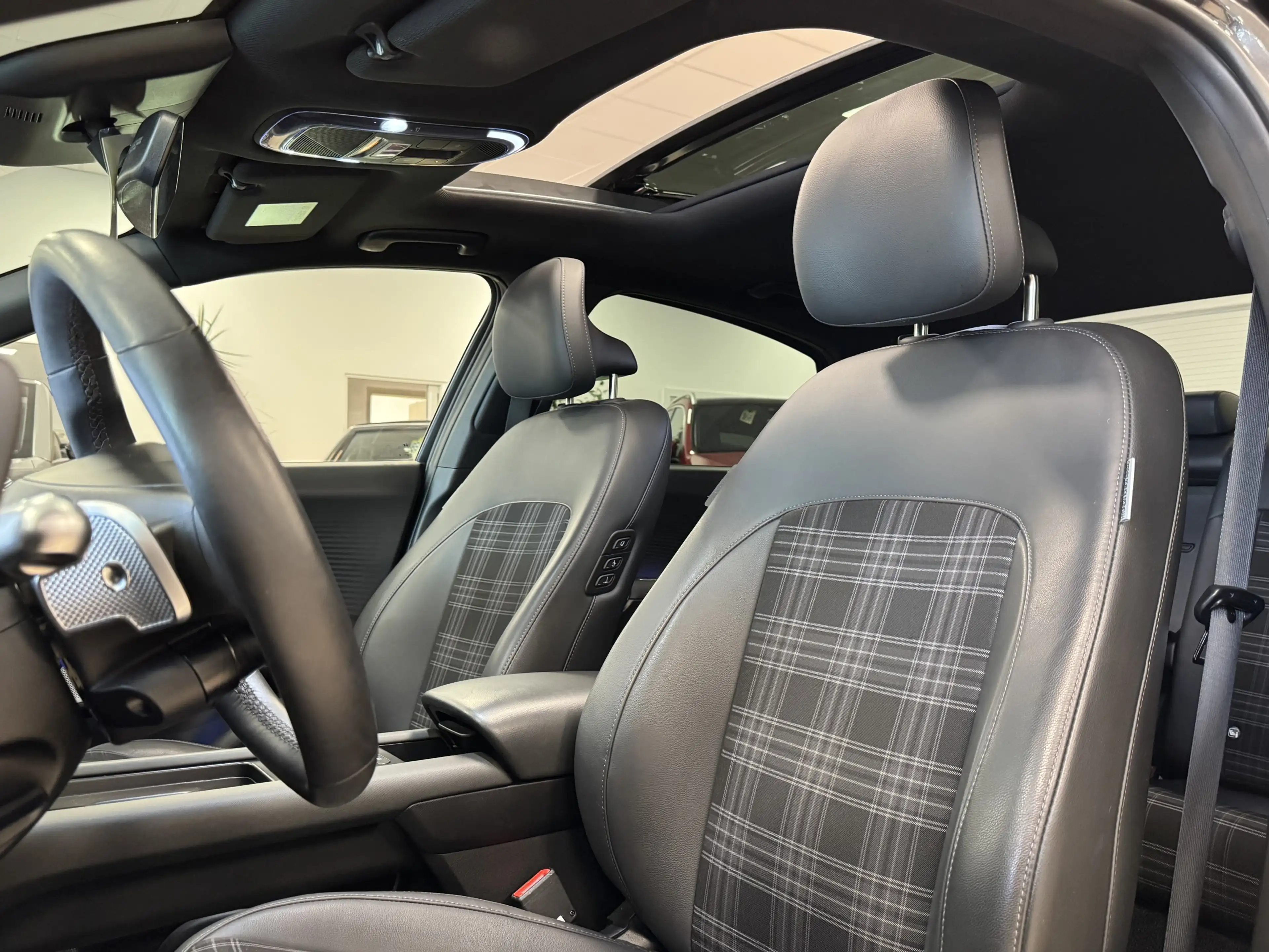 Hyundai IONIQ 6 4WD First Edition BOSE Pano ACC HUD LED — photo 14