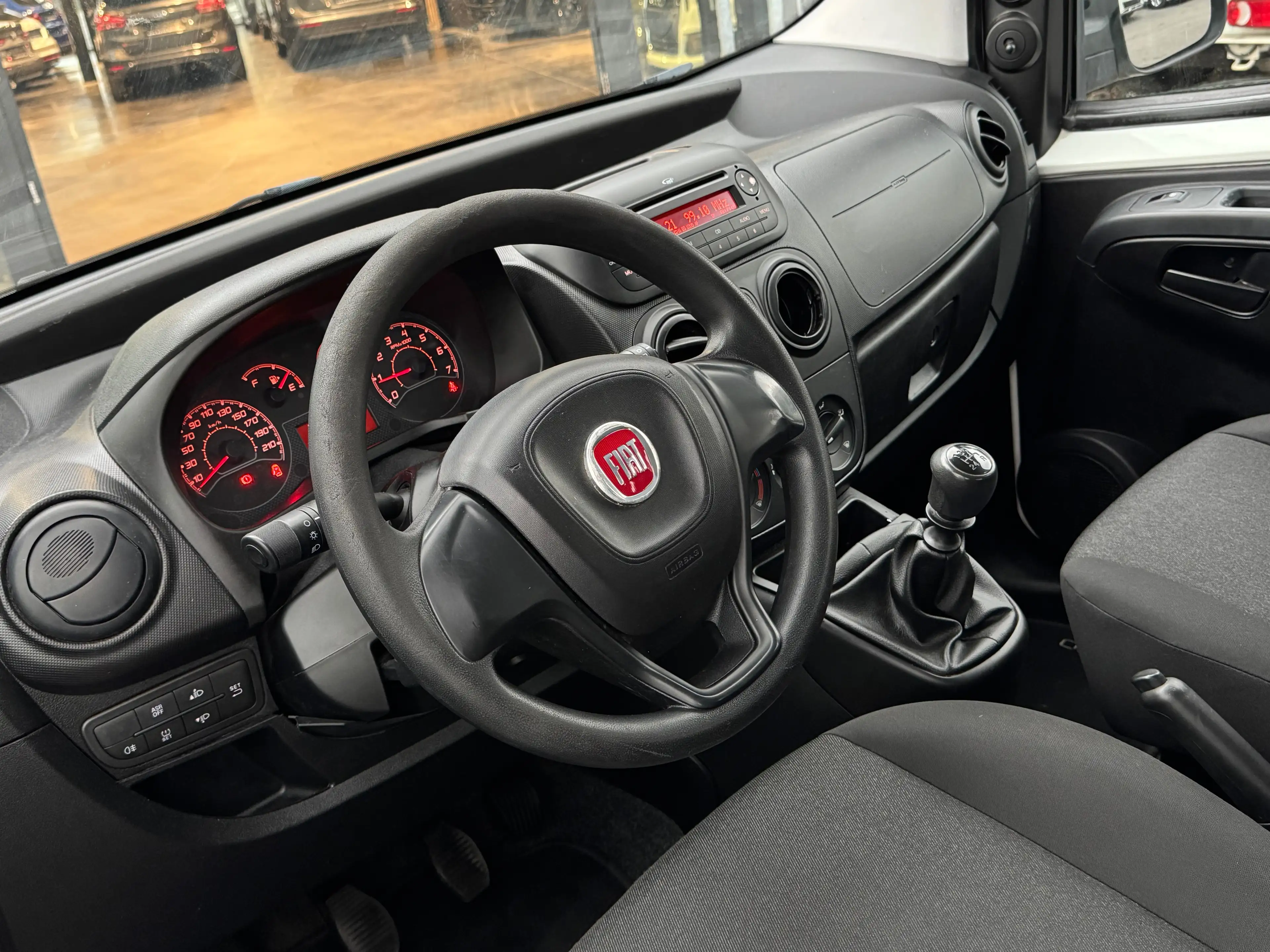 Fiat Qubo 1.4i / 5PLACES / CLIMA / EURO6B / 64.185 KM / FACELIFT — photo 5