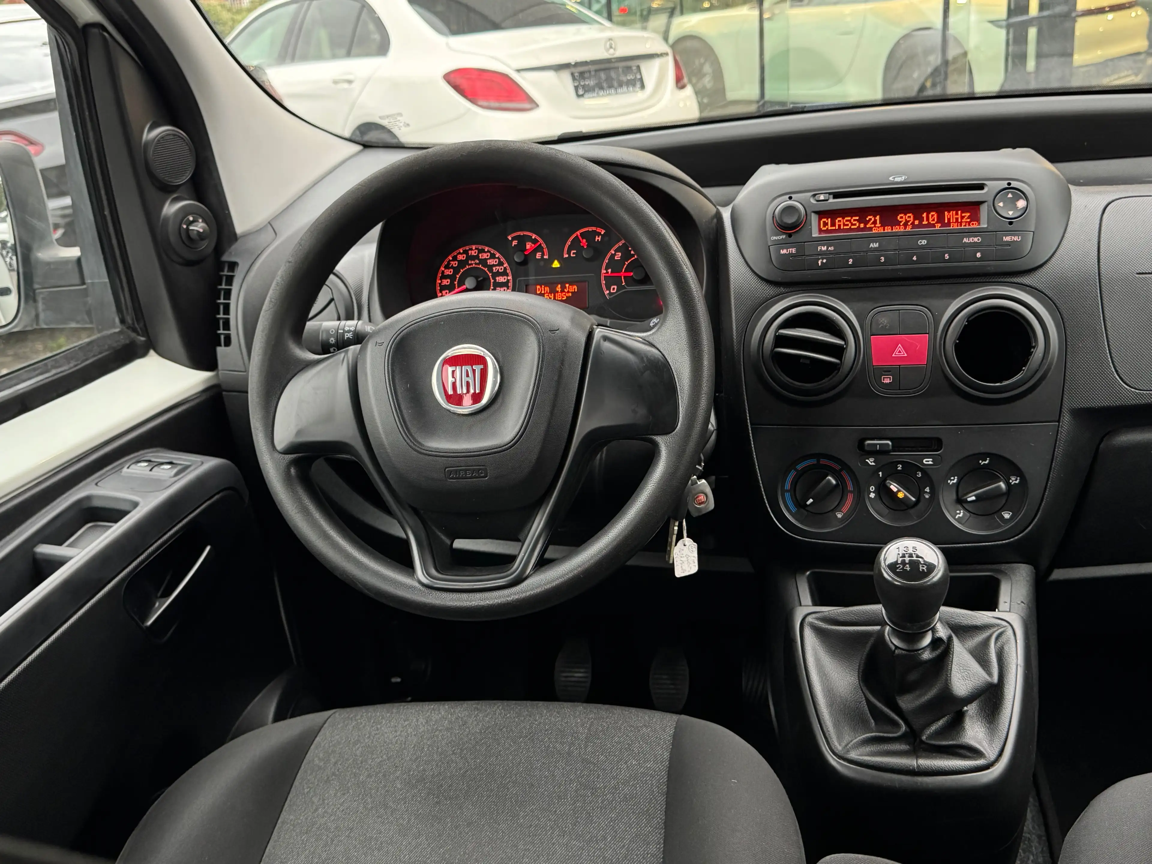 Fiat Qubo 1.4i / 5PLACES / CLIMA / EURO6B / 64.185 KM / FACELIFT — photo 7