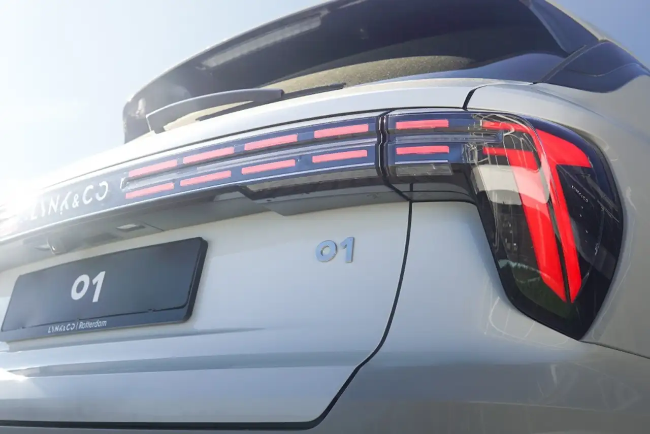 Lynk & Co 01