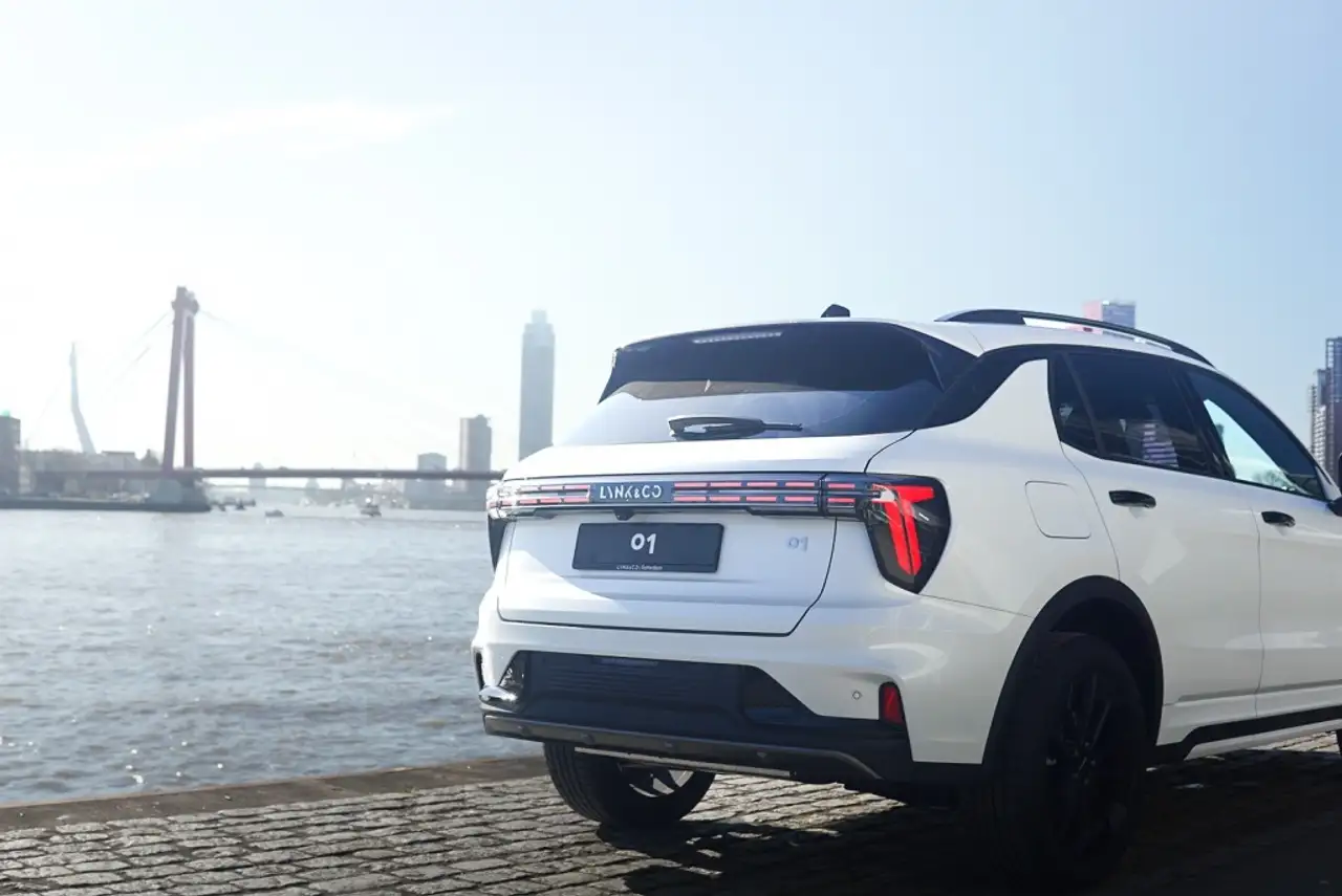 Lynk & Co 01