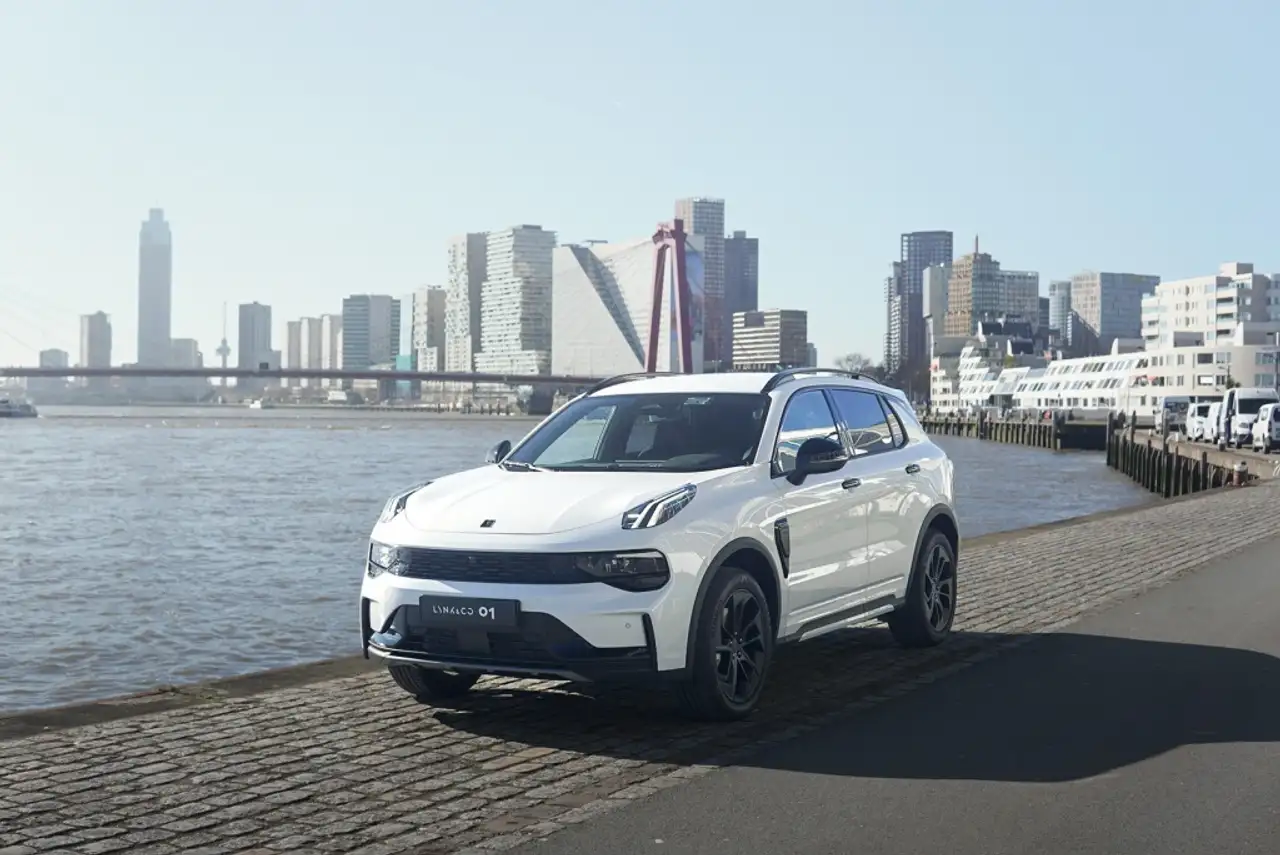 Lynk & Co 01