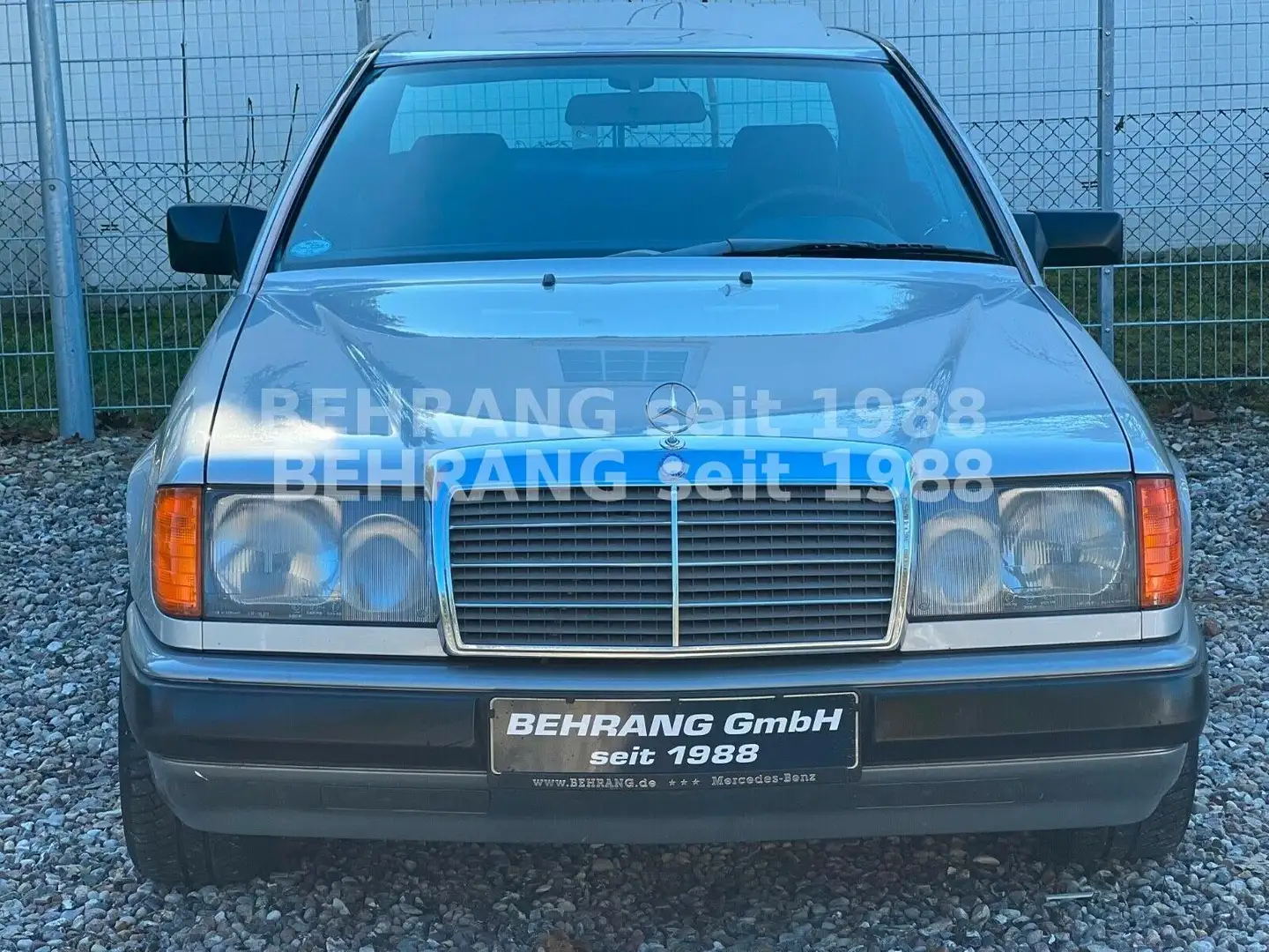 Mercedes-Benz 230 CE OLDTIMER *DEUTSCHES FAHRZEUG - 2.HAND* Argento - 1