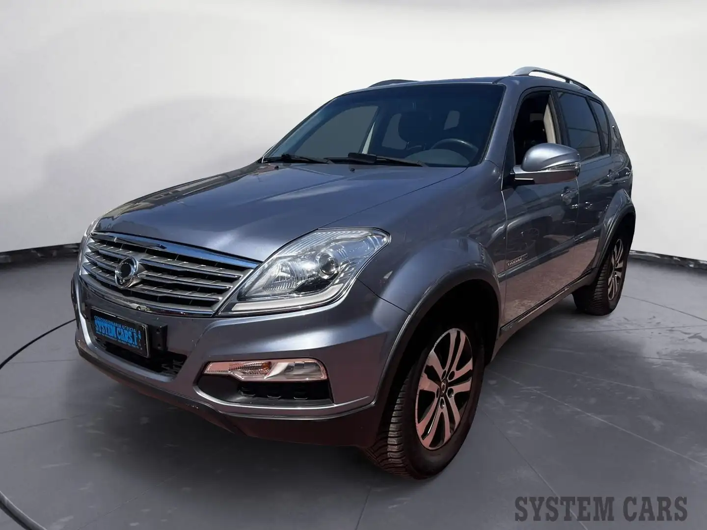 SsangYong Rexton 2.0 Xdi 4WD 155CV EURO 5B - 7 POSTI Silber - 1