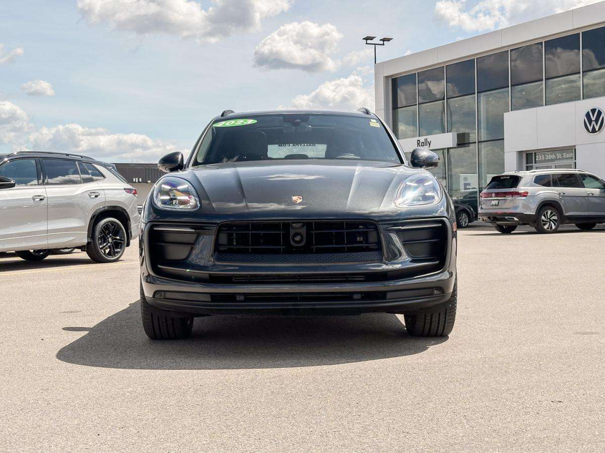 2023 Porsche Macan MACAN alt 2