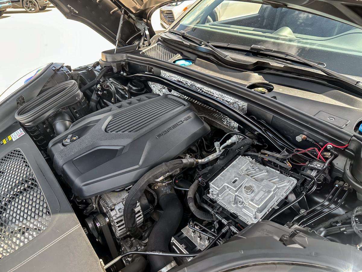 2023 Porsche Macan MACAN alt 4