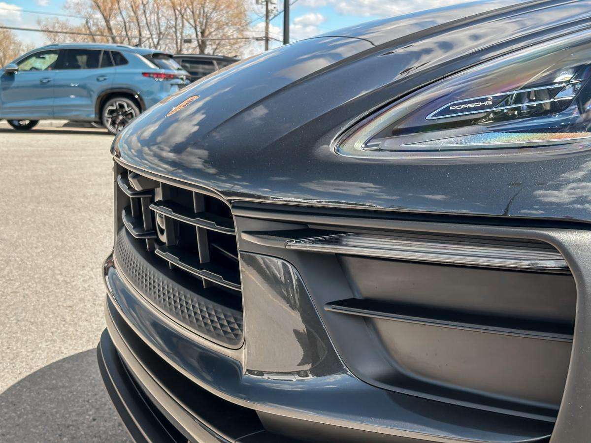 2023 Porsche Macan MACAN thumb 13