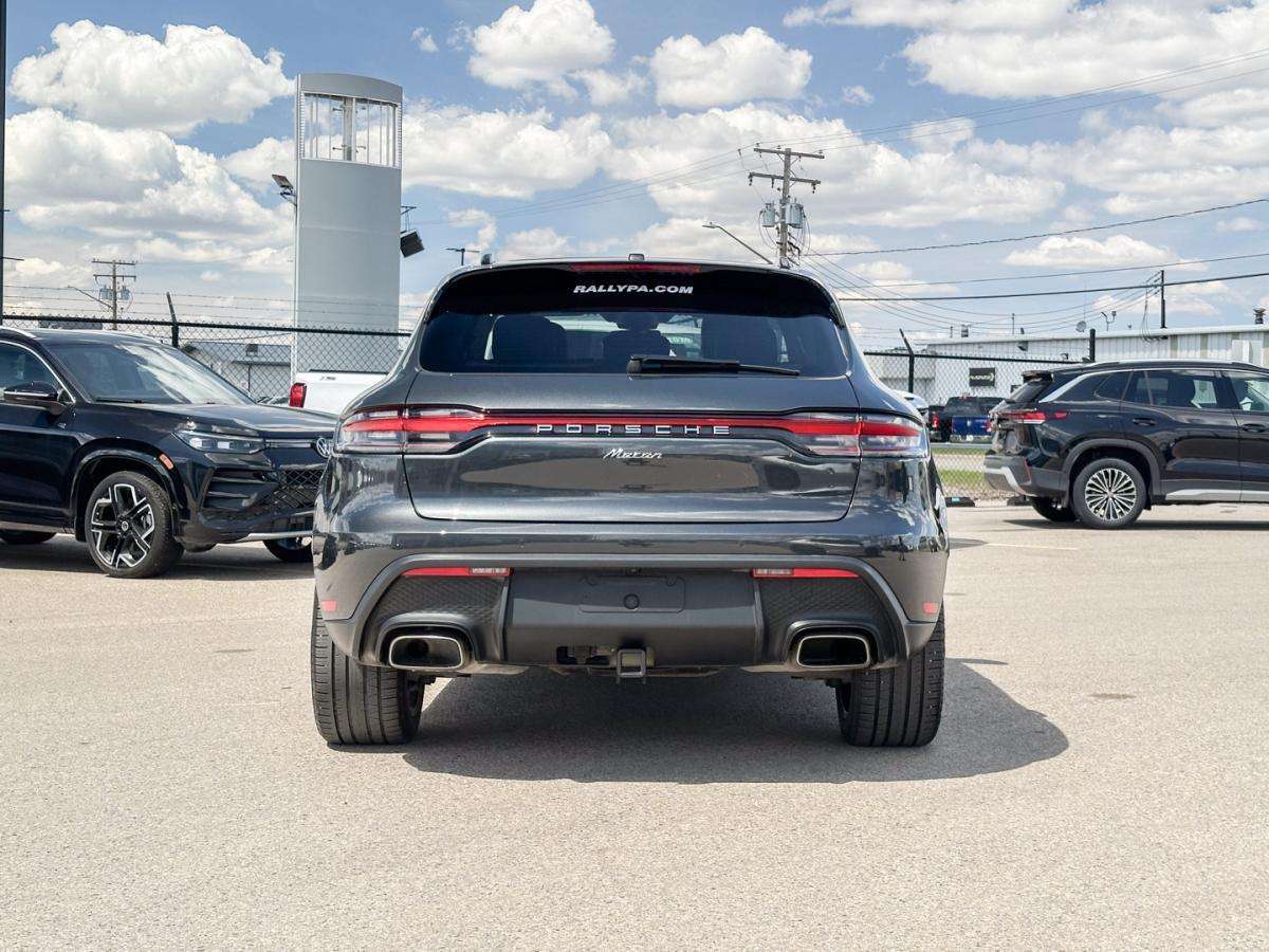 2023 Porsche Macan MACAN thumb 8