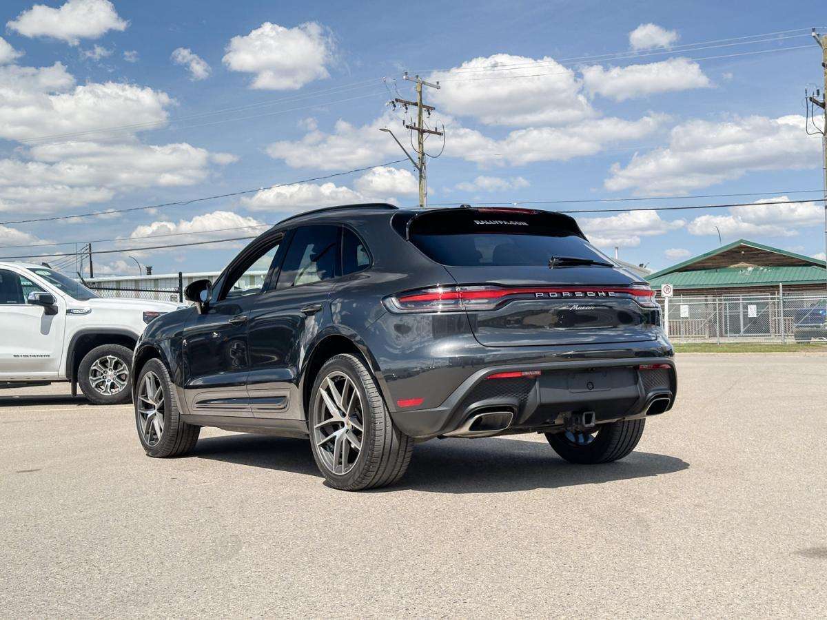 2023 Porsche Macan MACAN thumb 10