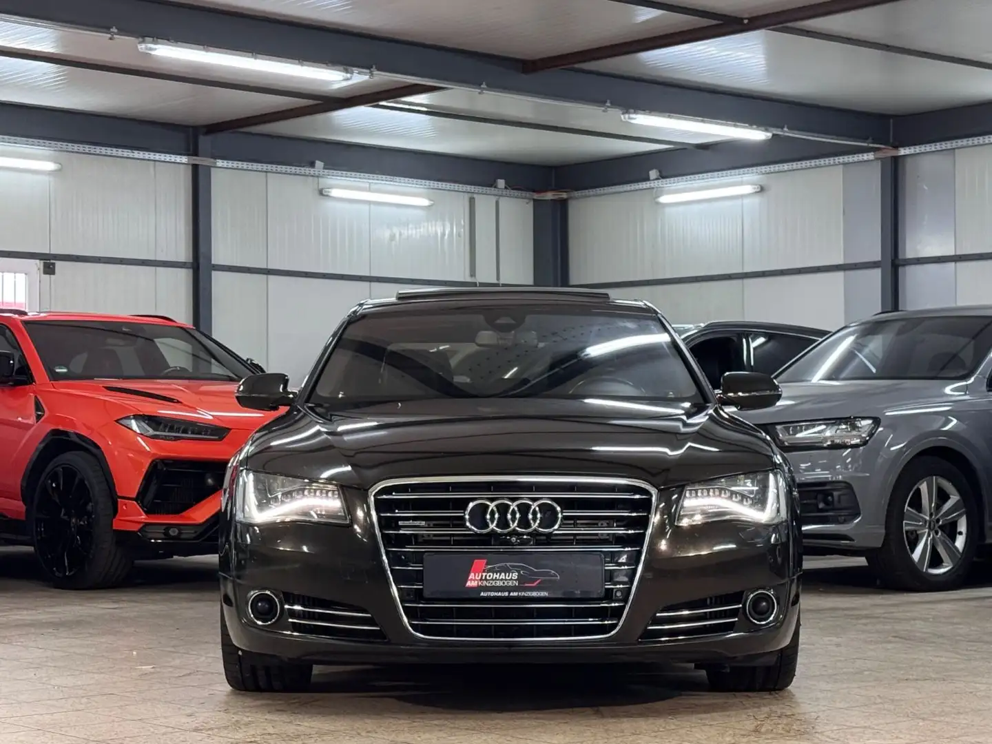 Audi A8 4.2 TDI LANG*VOLL*TV*B&O*AHK*NGHTV*ACC*UVM! Noir - 2