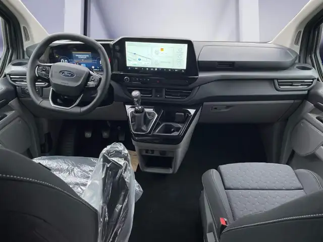 Ford Nugget 320 view 10
