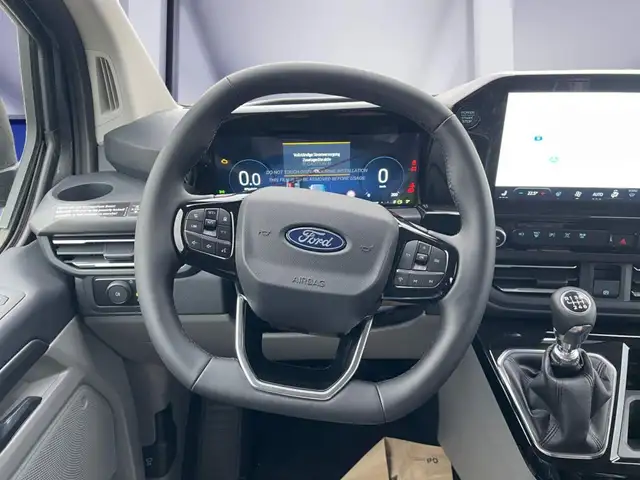 Ford Nugget 320 view 11