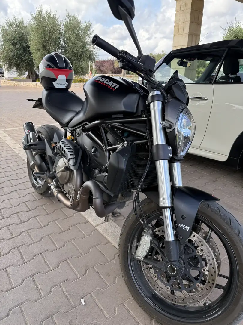 Ducati Monster 821 - 2