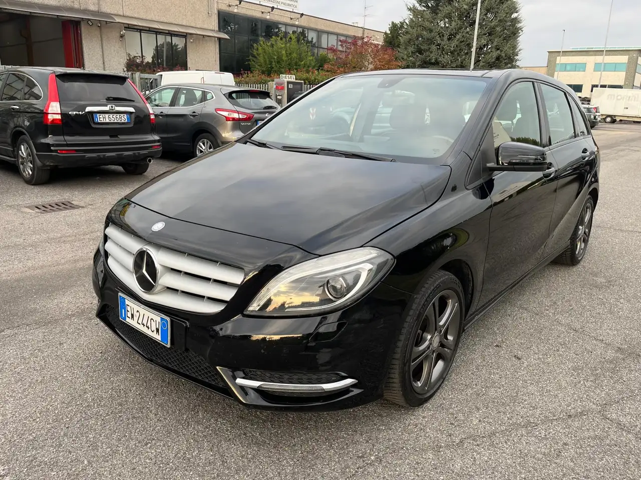 Mercedes-Benz B 180
