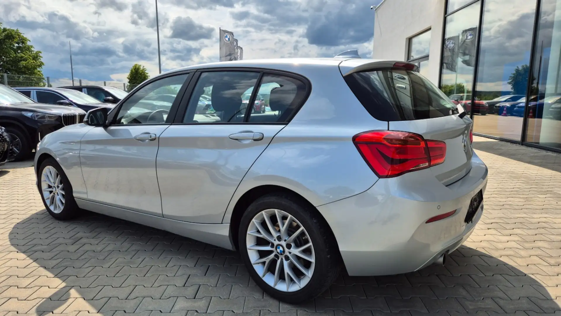BMW 118 i 5-Türer +nur an Händler/Export+Mwst awb. Zilver - 2