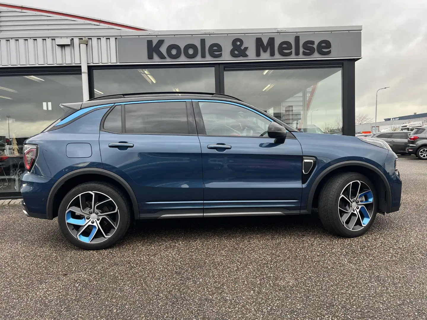 Lynk & Co 01 1.5 261pk PHEV 7DCTH PLUG IN HYBRID , PANO DAK , 3 Blauw - 2