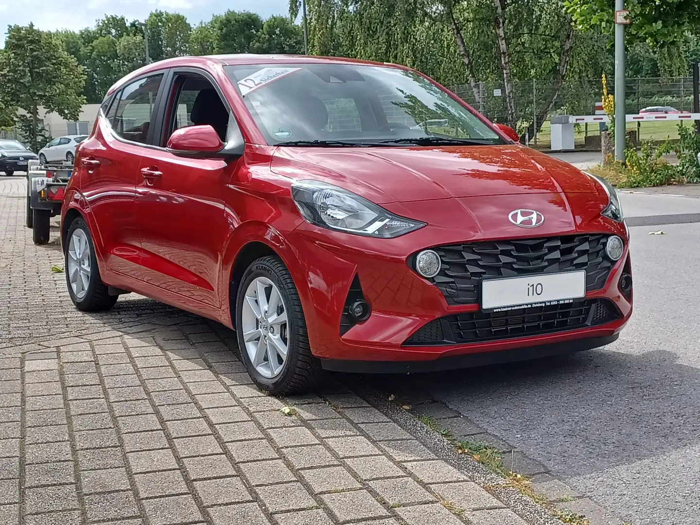 Hyundai i10 Trend Automatik 1.433km Rot - 1