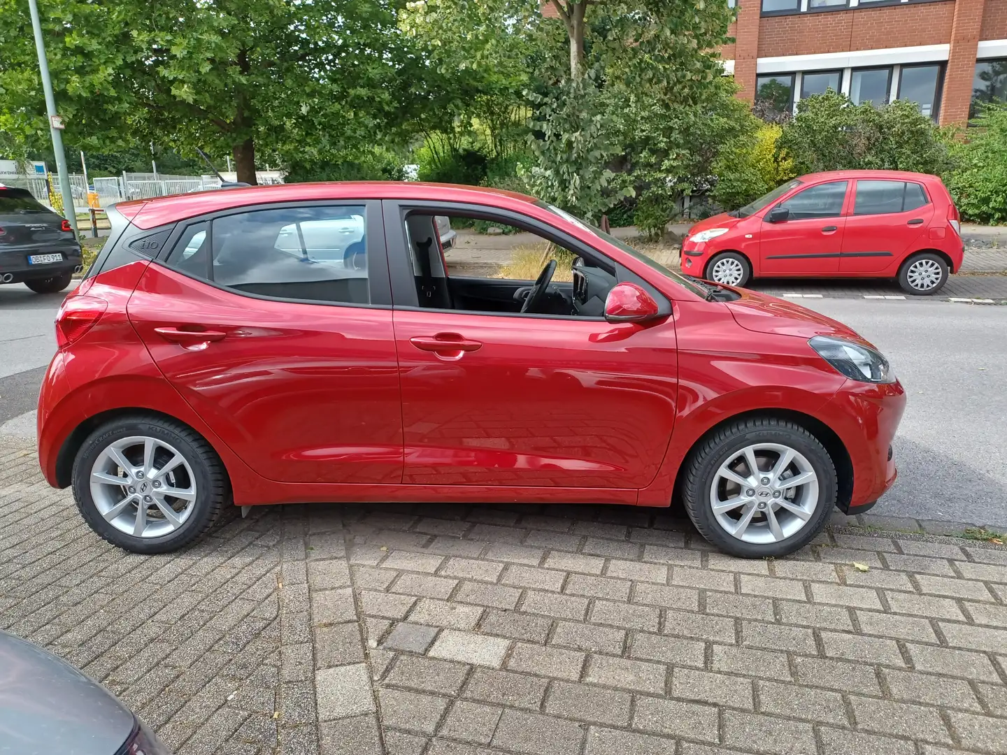 Hyundai i10 Trend Automatik 1.433km Rot - 2