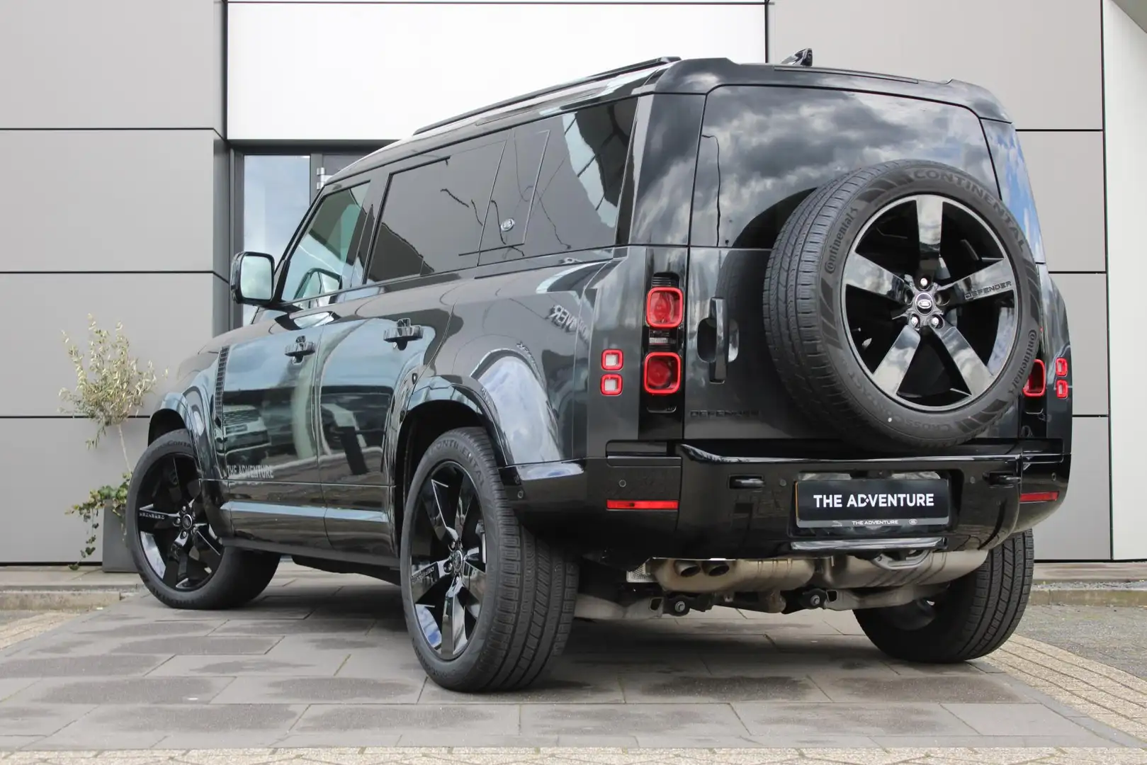 Land Rover Defender 3.0 D300 110 MHEV X-Dynamic HSE | Commercial Grijs - 2