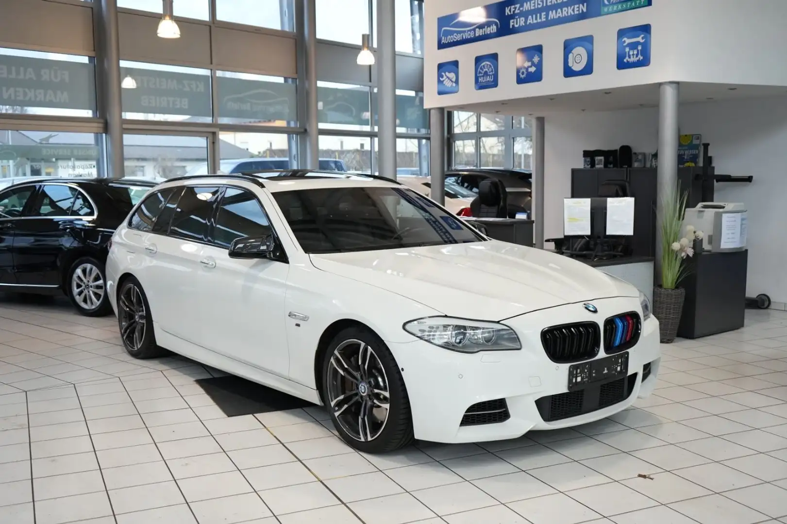 BMW 550 5 Touring M550 d xDrive Weiß - 1