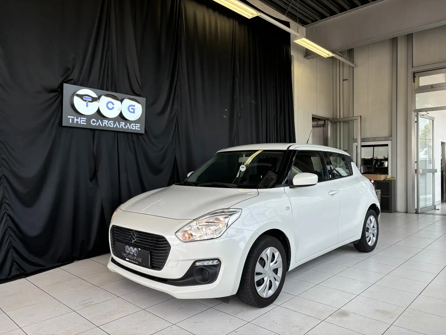 Suzuki Swift 1,2 Dualjet Hybrid ERSTBESITZ Weiß - 1