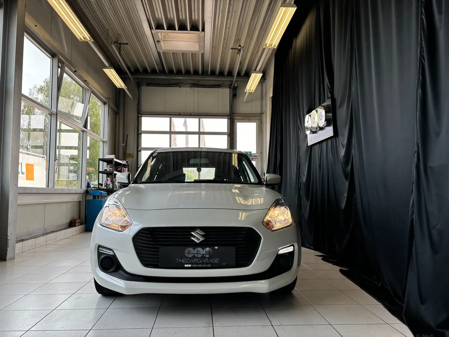 Suzuki Swift 1,2 Dualjet Hybrid ERSTBESITZ Weiß - 2