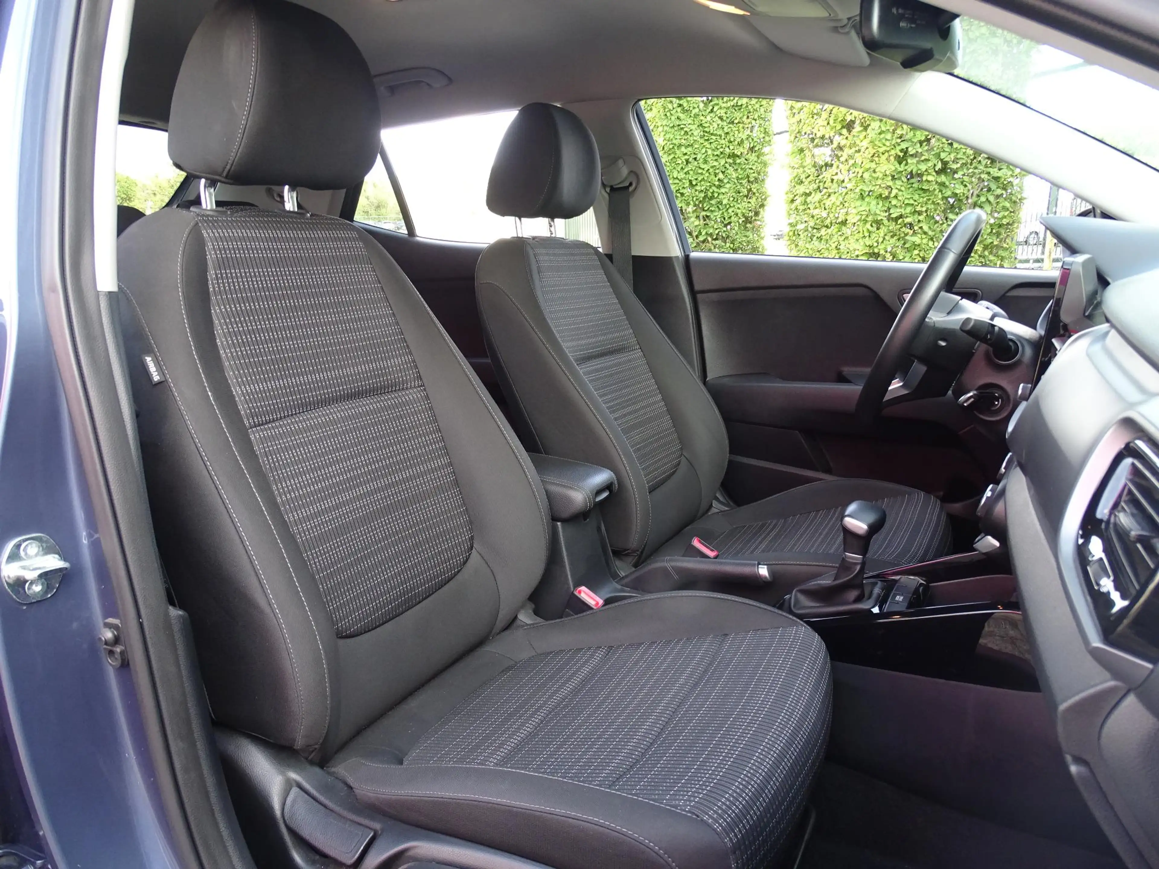Kia Stonic 1.0 T 100 Style Edition DCT — photo 14