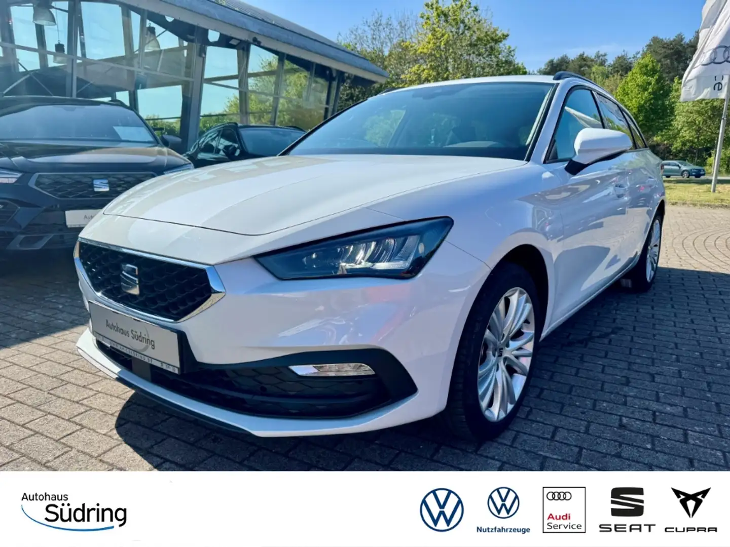 SEAT Leon Sportstourer 1,0 eTSI Style DSG Full Link Weiß - 1