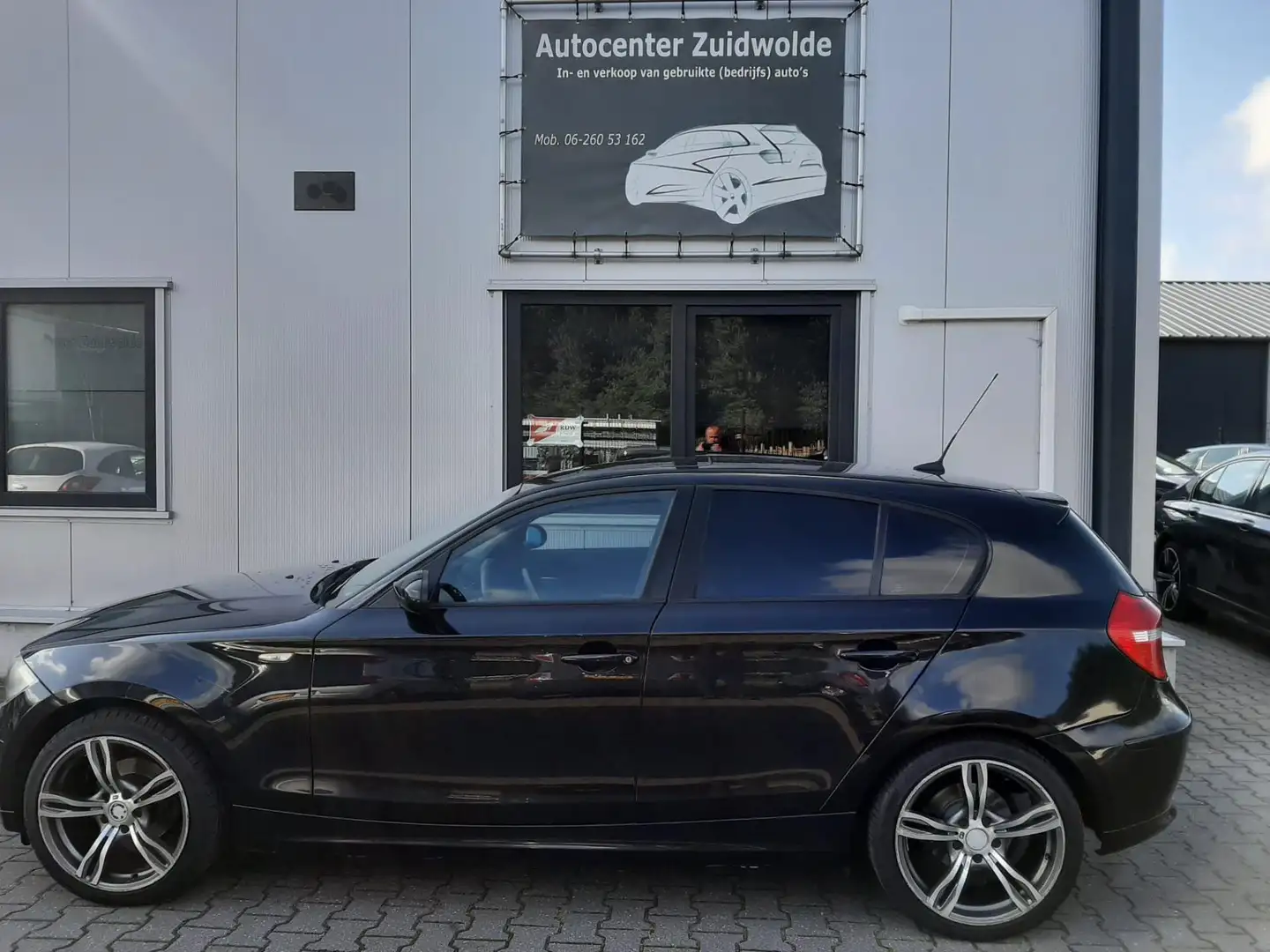 BMW 116 1-serie 116i High Executive Zwart - 2