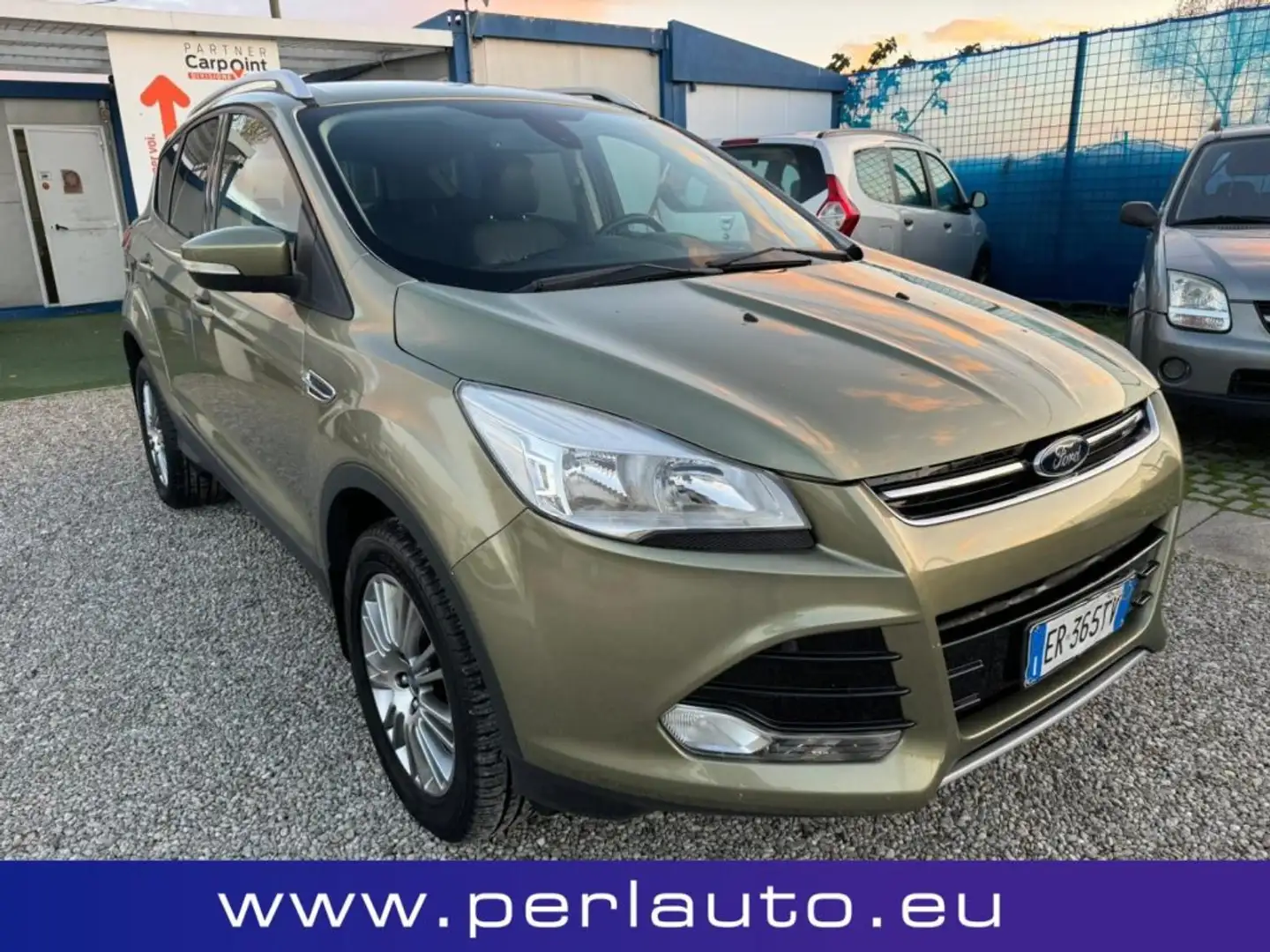 Ford Kuga 2.0 TDCi 140 CV Titanium CAMBIO AUTOMATICO Grijs - 2