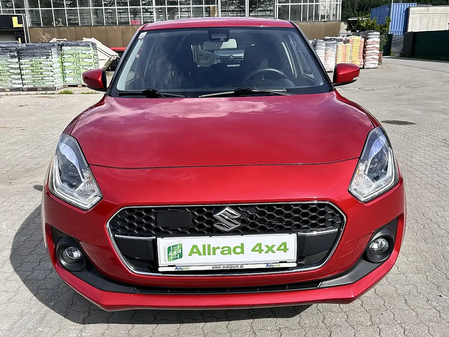 Suzuki Swift 1,2 DualJet Hybrid Allgrip Flash Rojo - 2