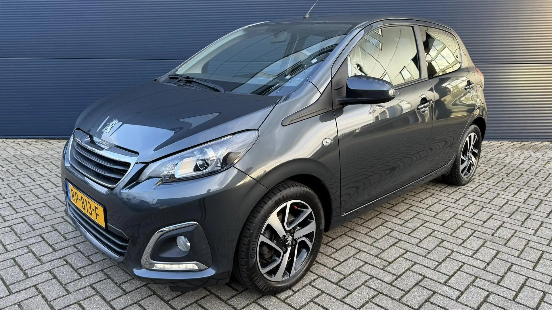 Peugeot 108 1.0 e-VTi 68pk 5D Allure | Parkeercamera | Climate Grijs - 2
