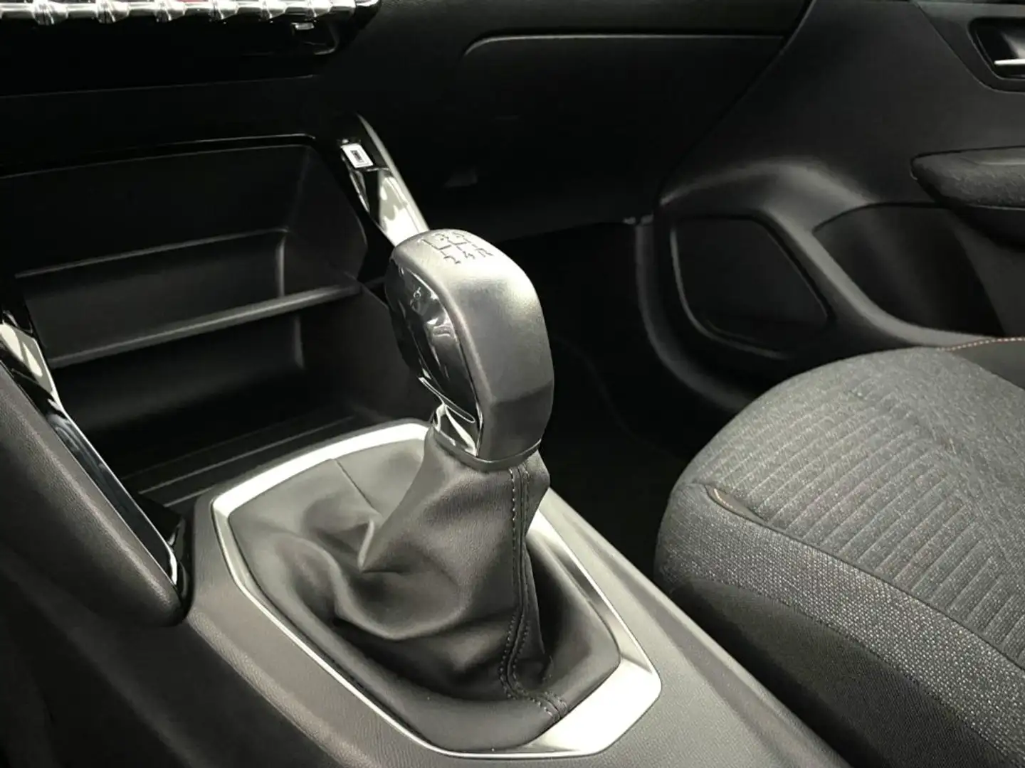 Peugeot 208 1.2 PureTech 100 CV Style KM0 MY25 Bianco - 2
