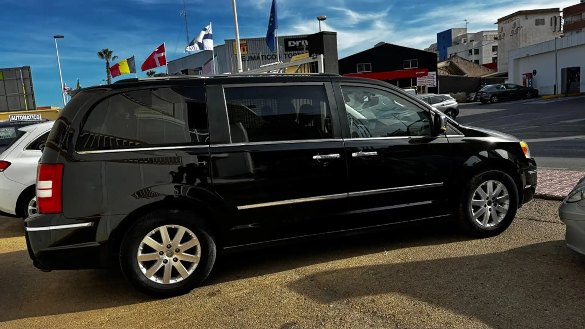 Chrysler Voyager Limited 2.8 CRD Entretenimiento Noir - 2