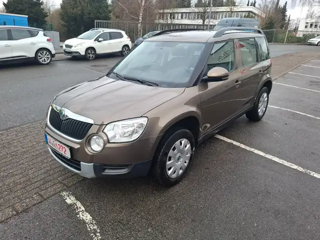 Skoda Yeti Active 1.4  1 HAND SCHECKHEFT NUR 32000 KM