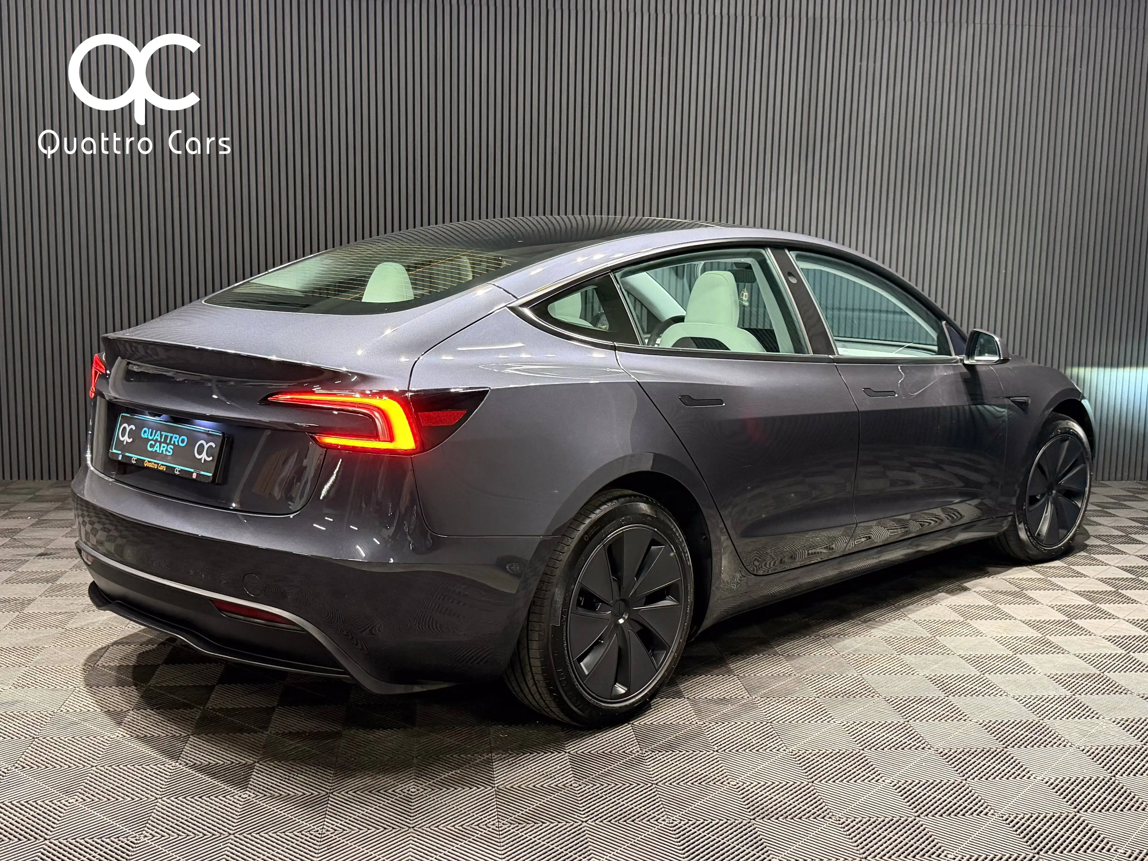 Tesla Model 3 Premium propulsion / Cuir blanc / 1ere Main / Tvac — photo 6